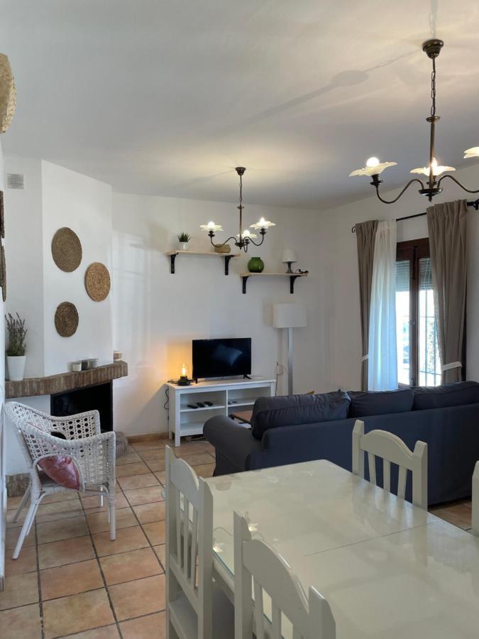 Agradable Con Chimenea En Interior Higuera De La Sierra (Huelva)