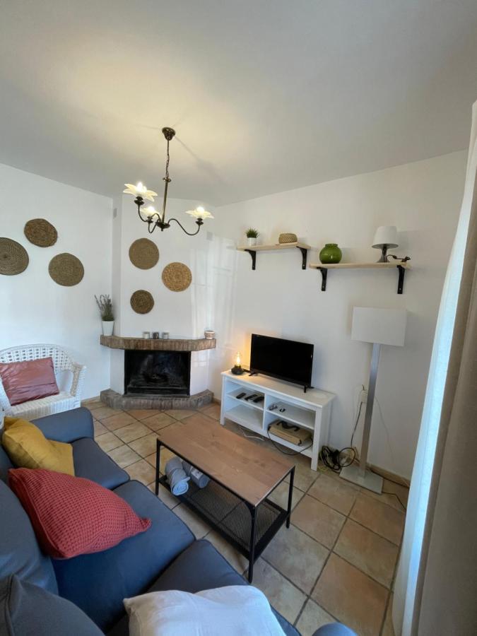 Agradable Con Chimenea En Interior *